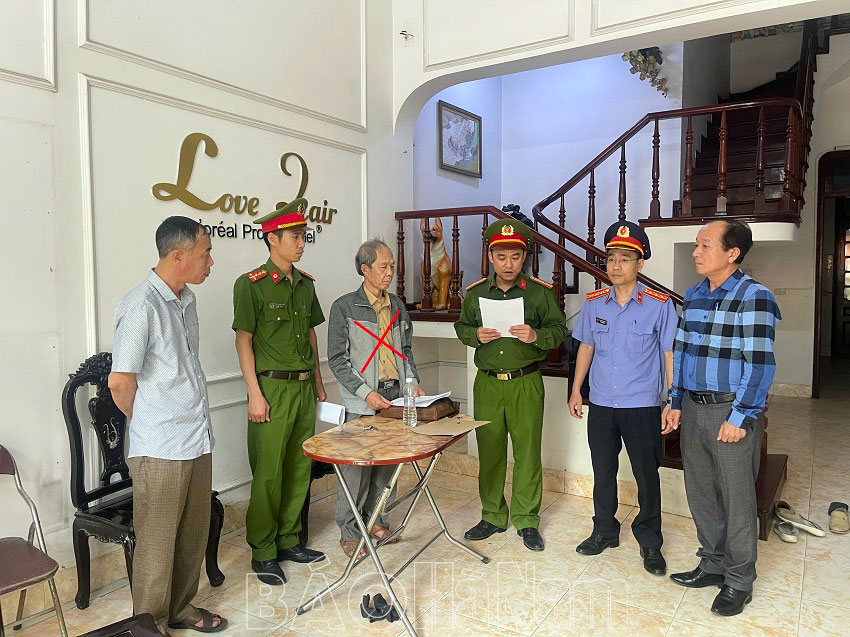 Bắt nguyên Phó Giám đốc Sở Tài nguyên và Môi trường Nguyễn Thành Nam