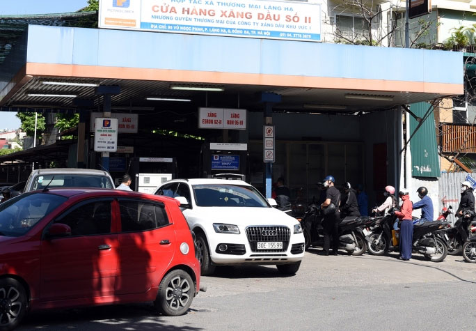 Giá xăng tăng hơn 1.000 đồng