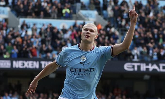 Haaland giúp Man City thắng trận thứ 10 liên tiếp