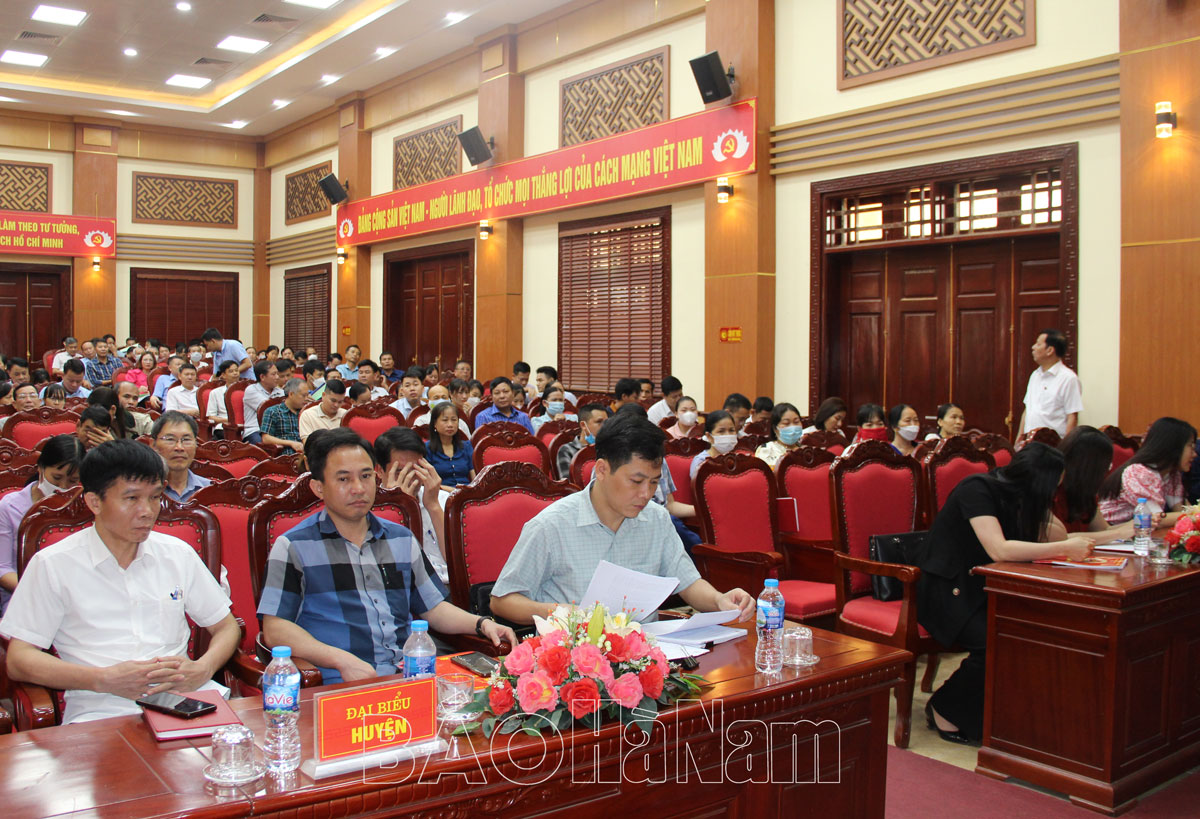 Kim Bảng bồi dưỡng lý luận chính trị, công tác đảng cho đội ngũ bí thư, phó bí thư chi bộ thôn, tổ dân phố