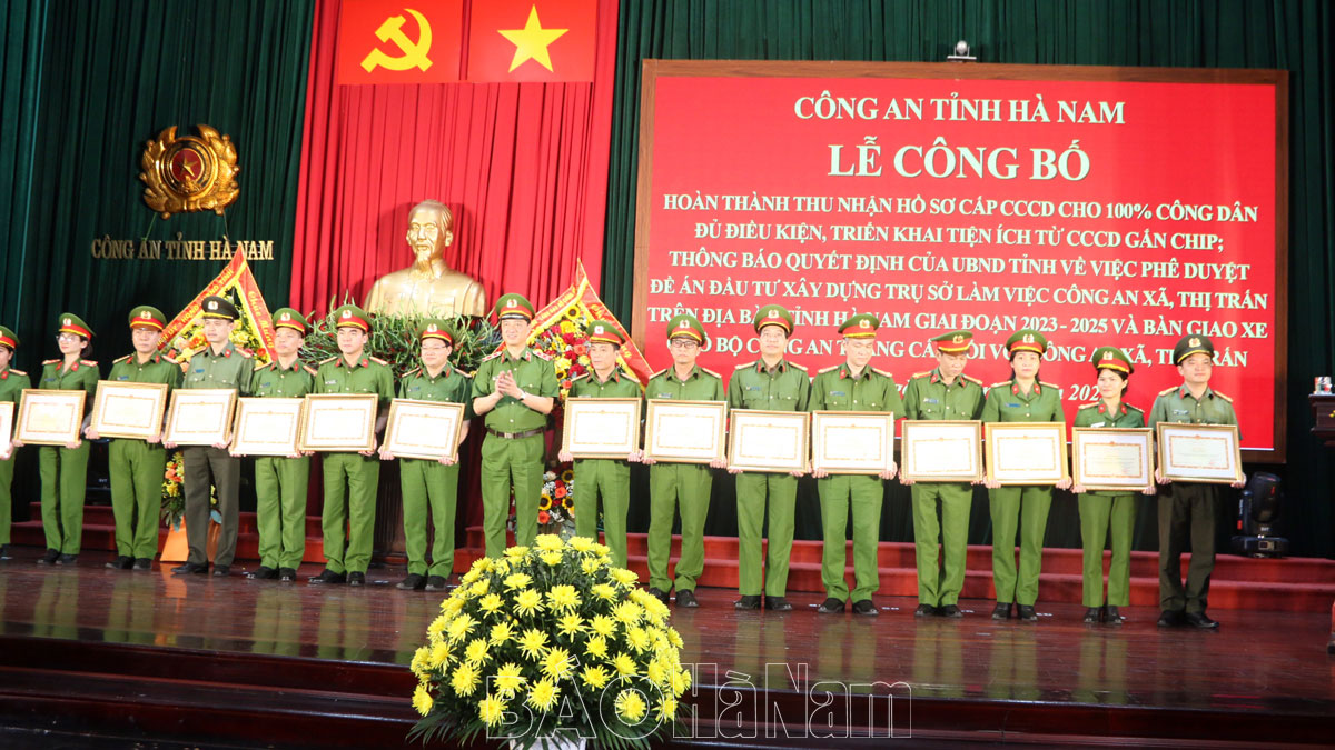 Hà Nam dẫn đầu toàn quốc hoàn thành 100% chỉ tiêu cấp CCCD gắn chíp cho công dân