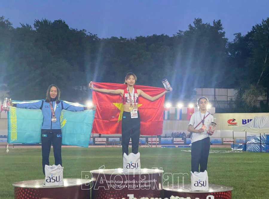 Nữ VĐV điền kinh Nguyễn Khánh Linh của Trung tâm Huấn luyện và Thi đấu TDTT Hà Nam đạt Huy chương Vàng U18 Châu Á