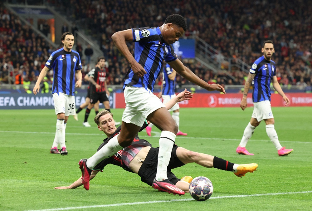 Hạ gục Milan chóng vánh, Inter đặt một chân vào chung kết Champions League