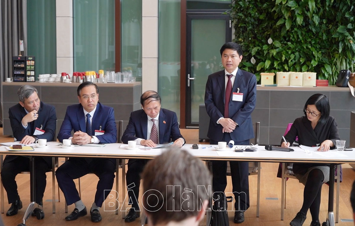 Đồng chí Chủ tịch UBND tỉnh Trương Quốc Huy làm việc với một số đơn vị, tổ chức, doanh nghiệp tại Hà Lan