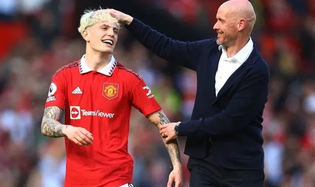 Kết quả bóng đá hôm nay (14/5): MU giữ vững vị trí thứ tư, PSG tiến sát ngôi vương