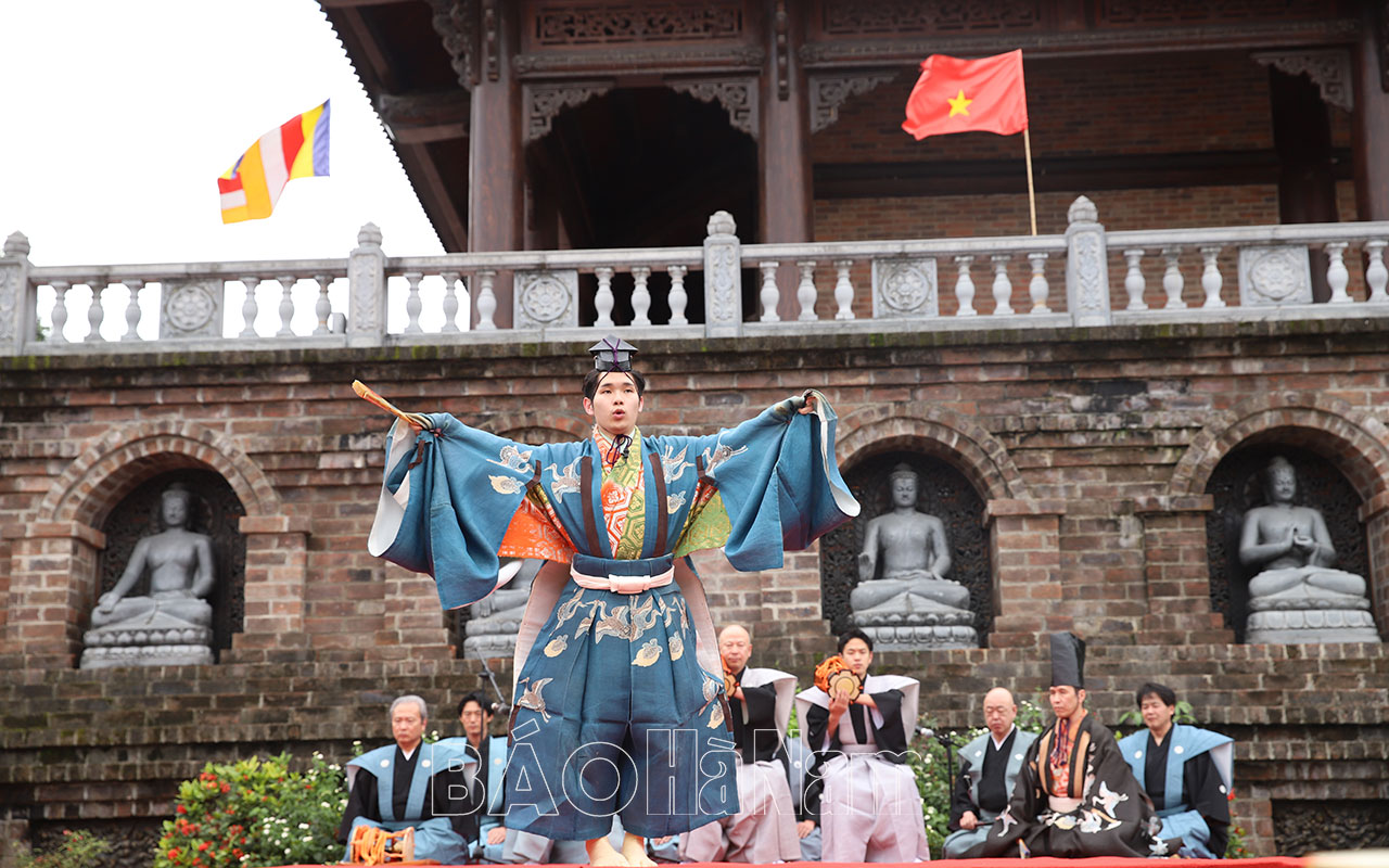 Biểu diễn nghệ thuật truyền thống Nhật Bản tại Khu du lịch Tam Chúc