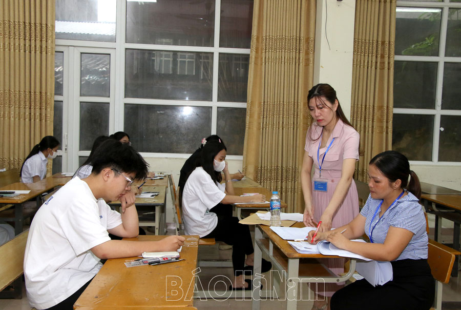 Hơn 1.100 thí sinh dự Kỳ thi tuyển sinh lớp 10 năm học 2023- 2024  Trường THCS&THPT Nguyễn Tất Thành