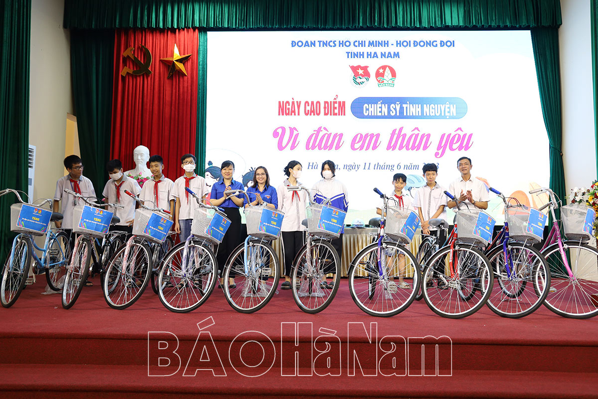 Ngày cao điểm Chiến sỹ tình nguyện “Vì đàn em thân yêu” năm 2023