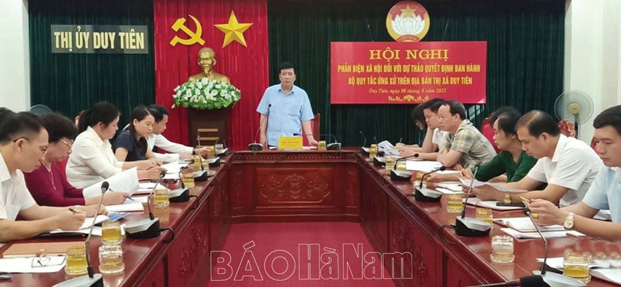 Tích cực tham gia góp ý xây dựng Đảng, chính quyền