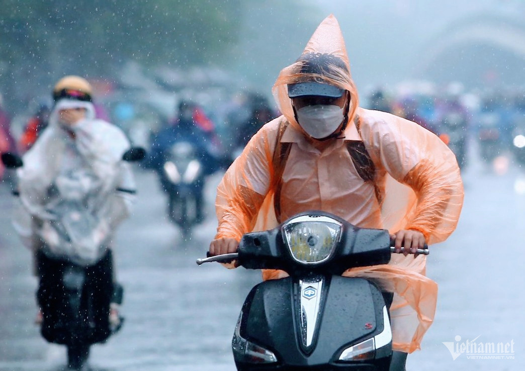 Miền Bắc mưa liên tiếp nhiều ngày, đan xen nắng oi