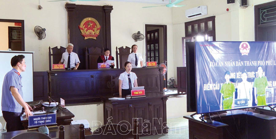 Viện KSND thành phố Phủ Lý tăng cường phối hợp tổ chức phiên tòa trực tuyến