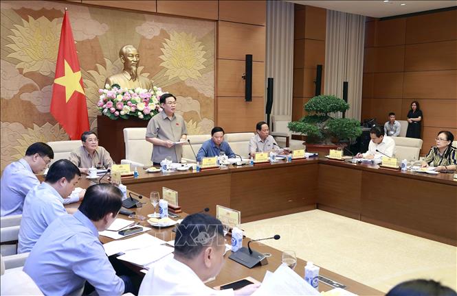 Chủ tịch Quốc hội chủ trì cuộc làm việc cho ý kiến về dự thảo Luật Đất đai (sửa đổi)