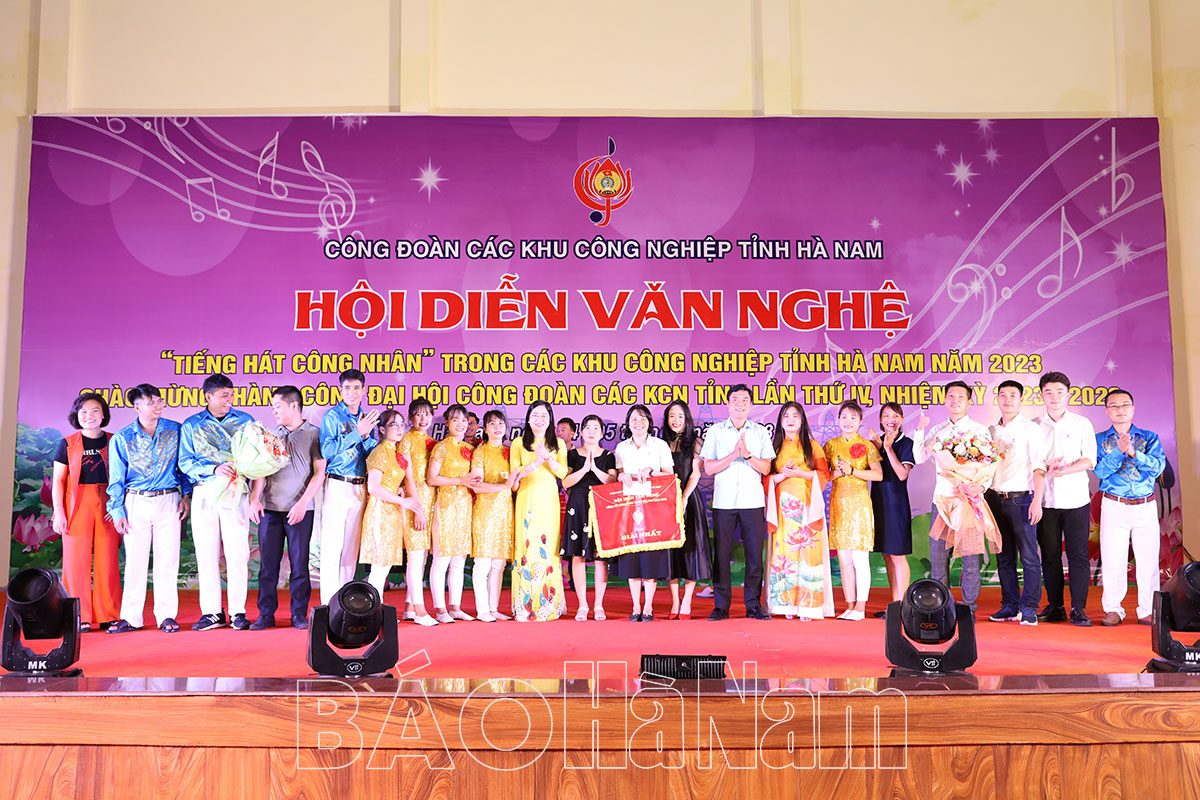 Công ty cổ phần Dinh dưỡng Hồng Hà đoạt giải Nhất toàn đoàn Hội diễn văn nghệ “Tiếng hát công nhân” các KCN tỉnh Hà Nam năm 2023