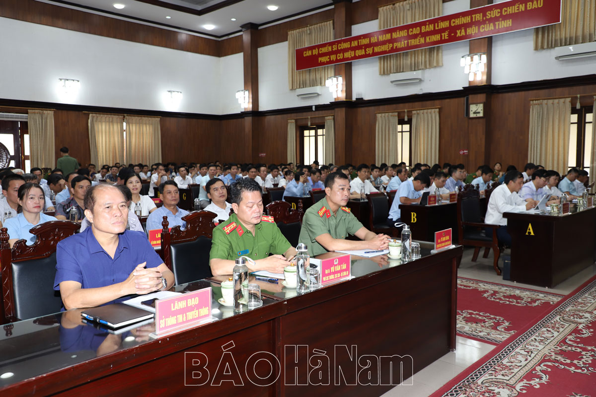 UBND tỉnh sơ kết 6 tháng về chuyển đổi số và Đề án 06