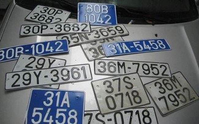 Xe đang sử dụng xe mang biển 3 và 4 số có được tham gia giao thông không?