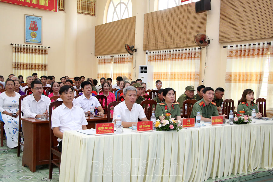 Các đồng chí lãnh đạo tỉnh dự Ngày hội toàn dân bảo vệ ANTQ tại cơ sở