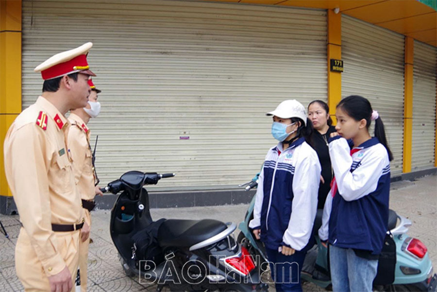 Xử lý nghiêm học sinh cố tình vi phạm quy định về trật tự an toàn giao thông