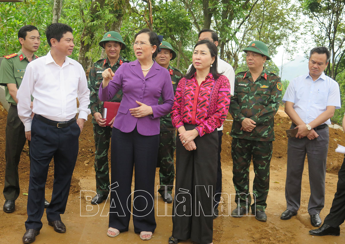Các đồng chí Thường trực Tỉnh uỷ kiểm tra công tác chuẩn bị diễn tập khu vực phòng thủ tỉnh năm 2023