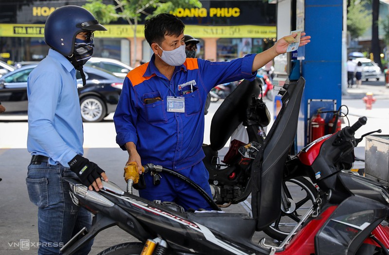 Giá dầu diesel tăng hơn 400 đồng/lít từ 15 giờ chiều nay, 11/9