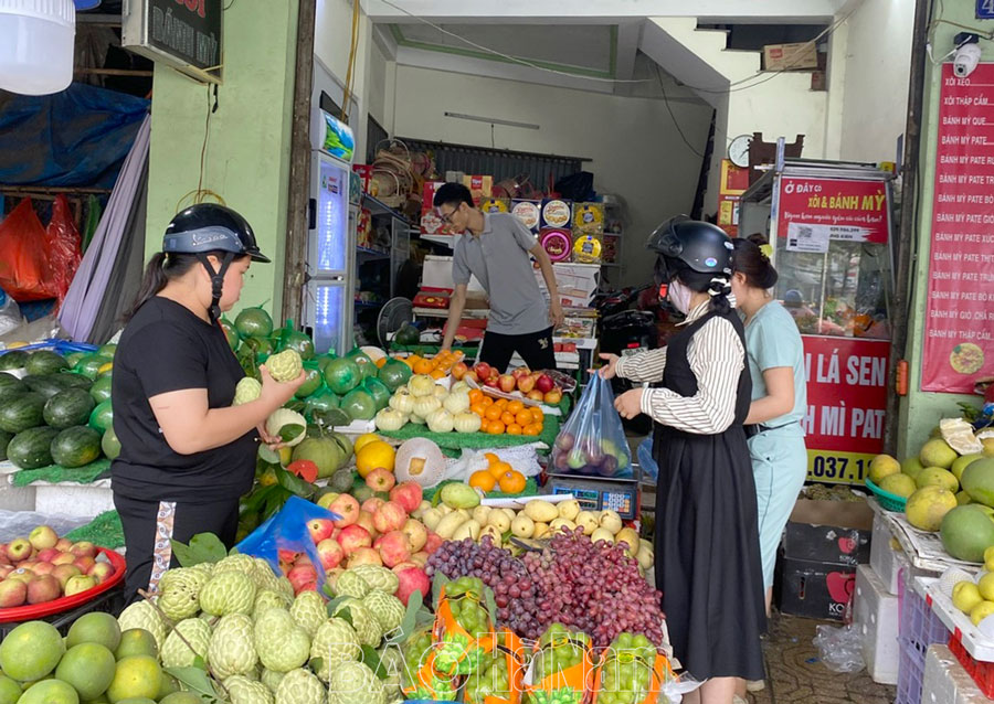 Giá rau xanh tăng mạnh sau mưa lớn