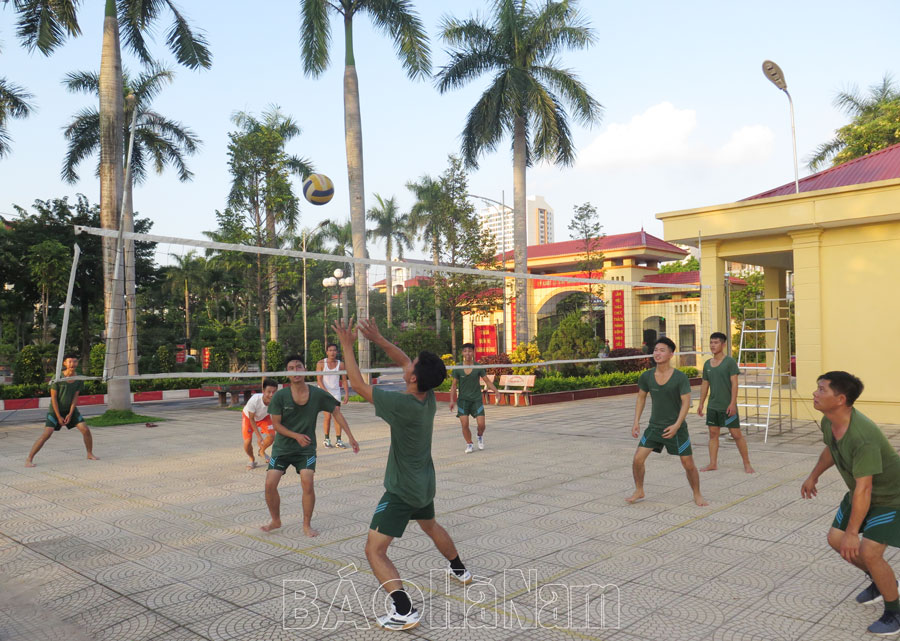 Sôi động, thiết thực nội dung “giờ thứ 8” ở các đơn vị quân đội