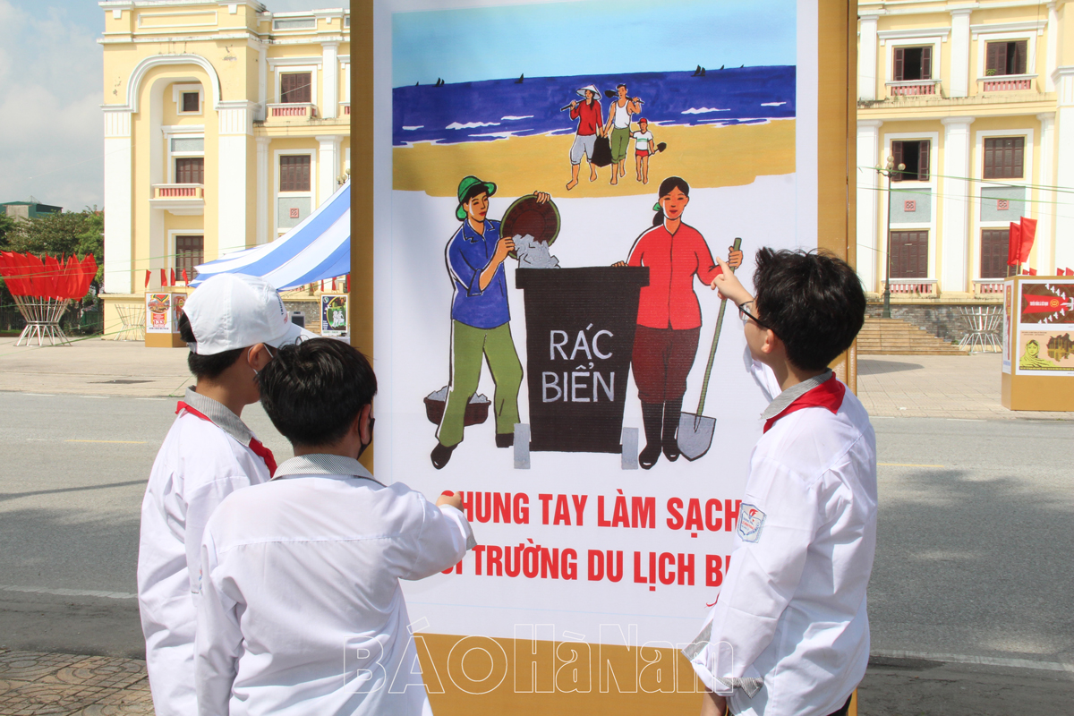 Ghi nhận qua Triển lãm tranh cổ động toàn quốc tại Hà Nam