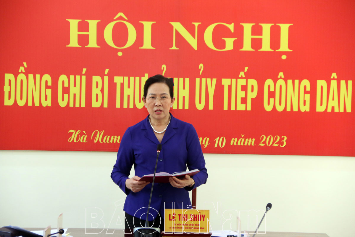 Đồng chí Bí thư Tỉnh ủy Lê Thị Thủy tiếp công dân định kỳ tháng 10/2023