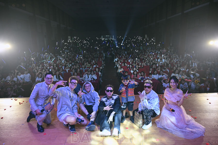 “Người miền núi chất” làm bùng nổ sân khấu đêm nhạc “FPS 2023 – Healing Era”