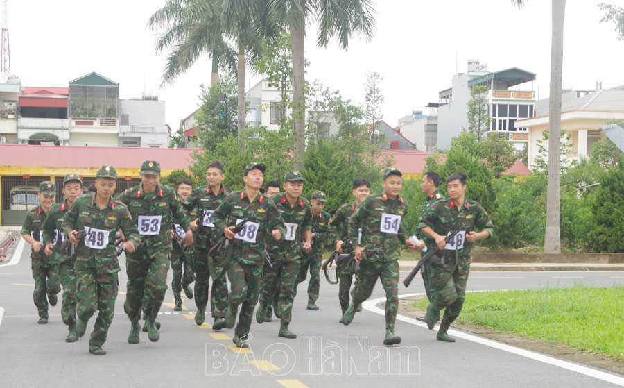 Bộ CHQS tỉnh kiểm tra điều lệnh đội ngũ, sĩ quan, quân nhân chuyên nghiệp năm 2023