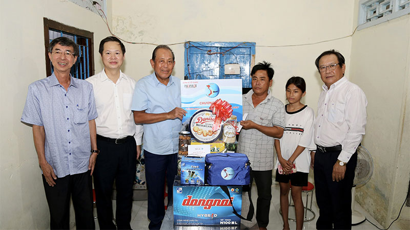 Triển khai Chương trình “Cùng ngư dân thắp sáng đèn trên biển”