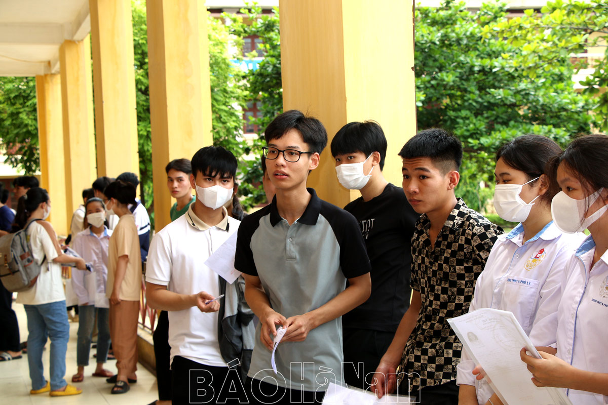 Chốt thi tốt nghiệp THPT 2025 hai môn bắt buộc