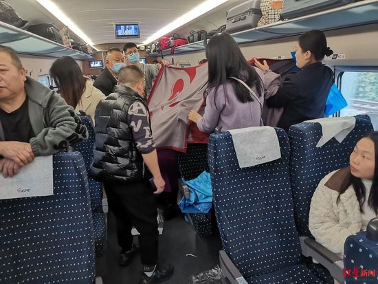 Toa tàu trở thành 'phòng sinh' bất đắc dĩ