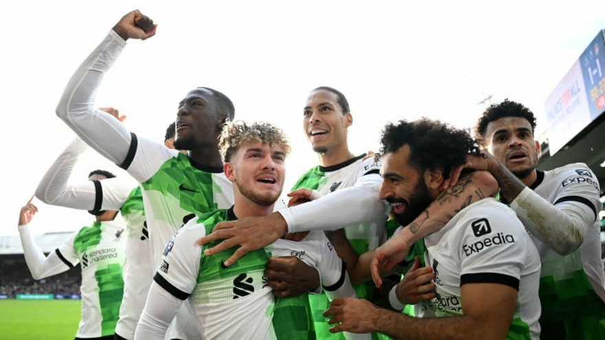 Bảng xếp hạng Ngoại hạng Anh mới nhất: Liverpool soán ngôi Arsenal, MU xa top 4