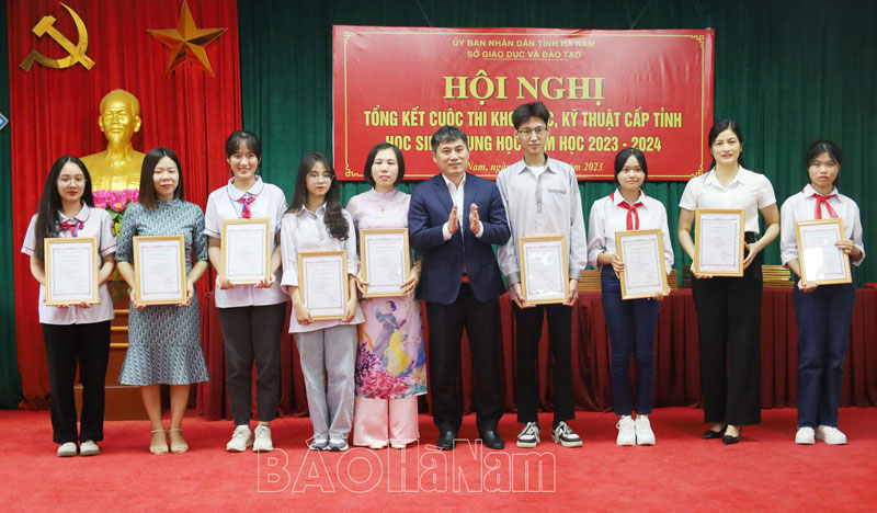 Tổng kết và trao giải Cuộc thi KHKT dành cho học sinh trung học tỉnh Hà Nam năm học 2023-2024