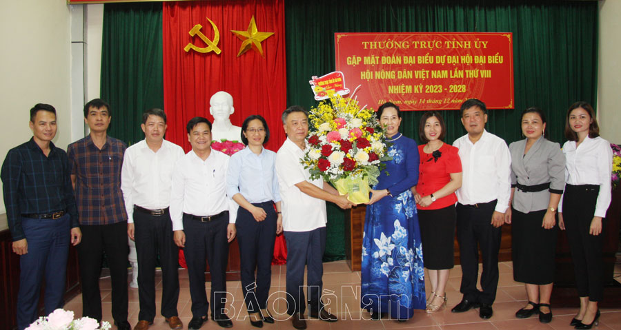 Đồng chí Bí thư Tỉnh ủy Lê Thị Thủy gặp mặt Đoàn đại biểu tỉnh Hà Nam tham dự Đại hội đại biểu toàn quốc HND Việt Nam