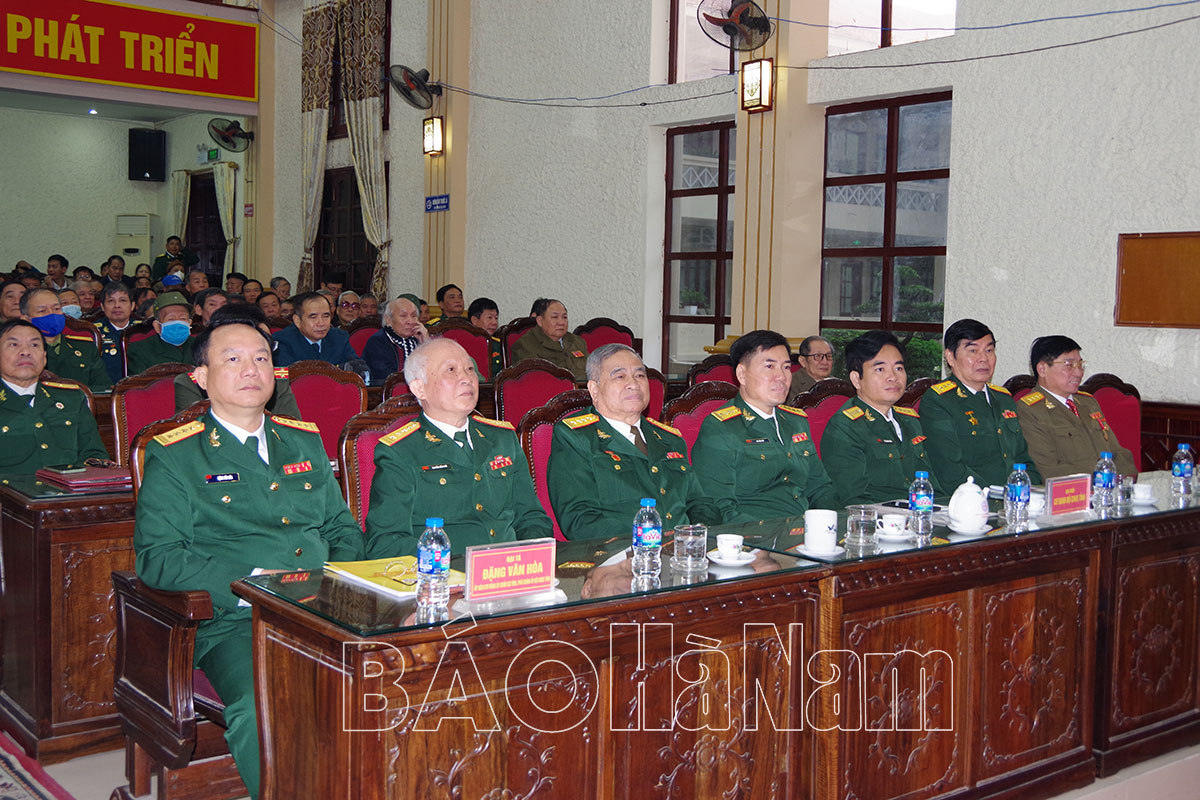 Thành phố Phủ Lý gặp mặt cán bộ quân đội nghỉ hưu, nghỉ công tác trên địa bàn