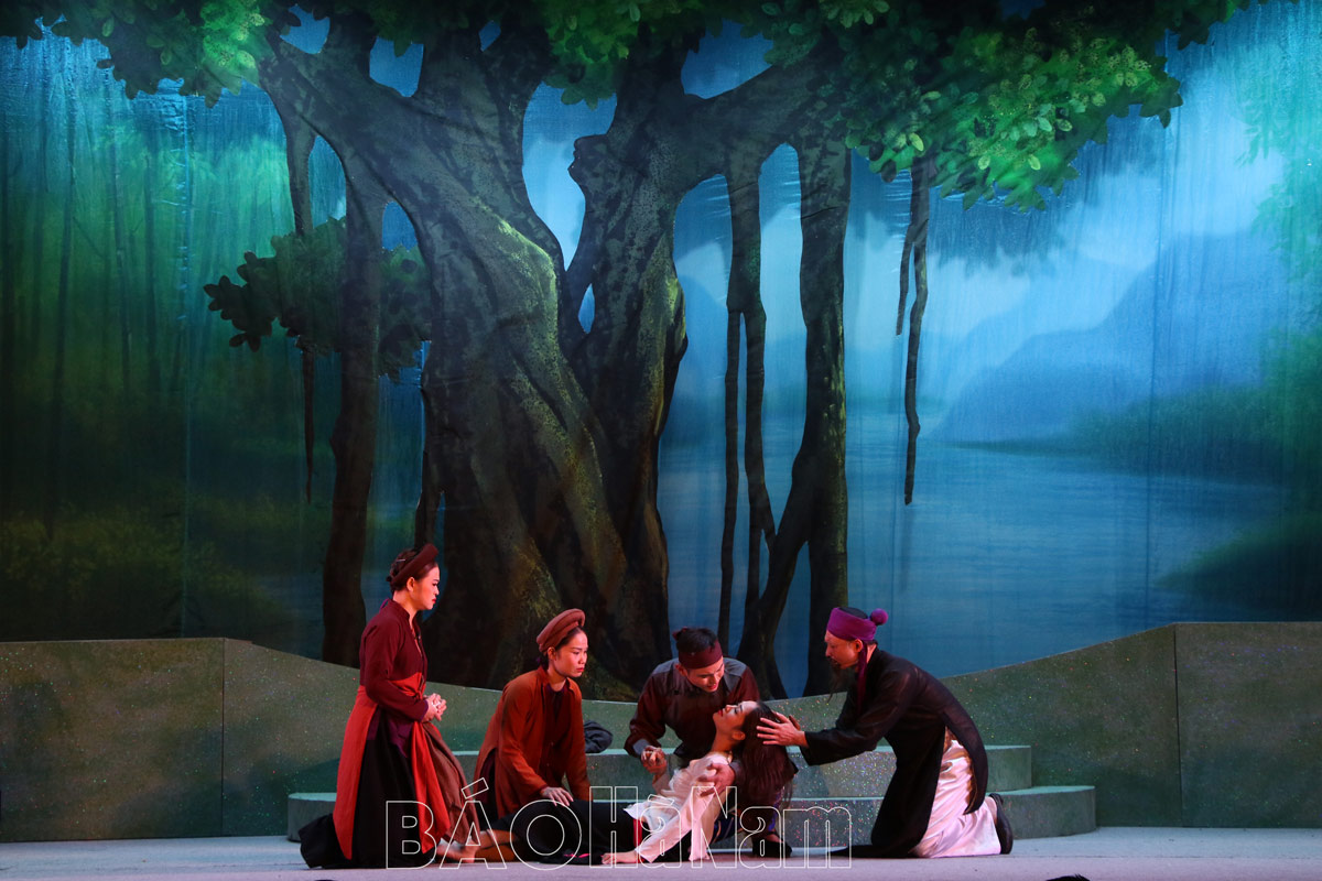 Tổng duyệt vở chèo “Cô đào và cụ Tam Nguyên”