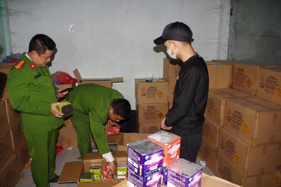 Phát hiện cơ sở kinh doanh pháo hoa trái phép tại Bình Nghĩa