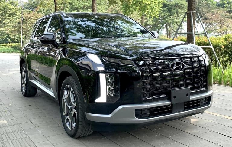 Ô tô tái diễn bán "bia kèm lạc" dịp cuối năm