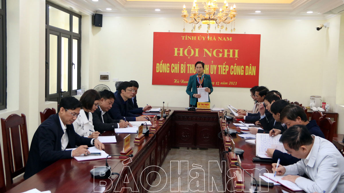 Đồng chí Bí thư Tỉnh ủy Lê Thị Thủy tiếp công dân định kỳ tháng 12/2023