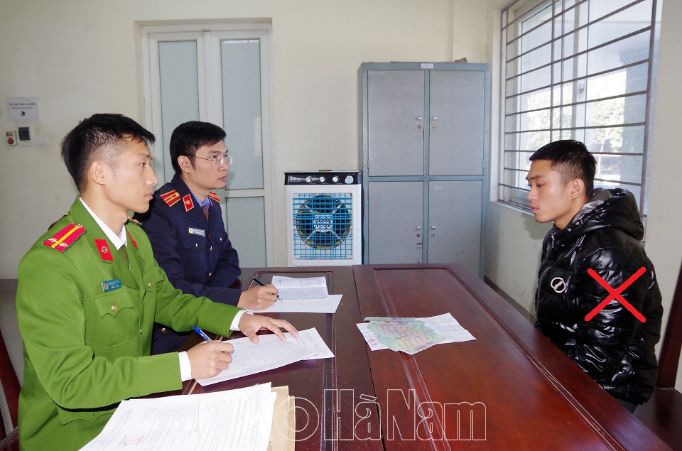 Công an huyện Lý Nhân bắt đối tượng cho vay lãi 180%/năm