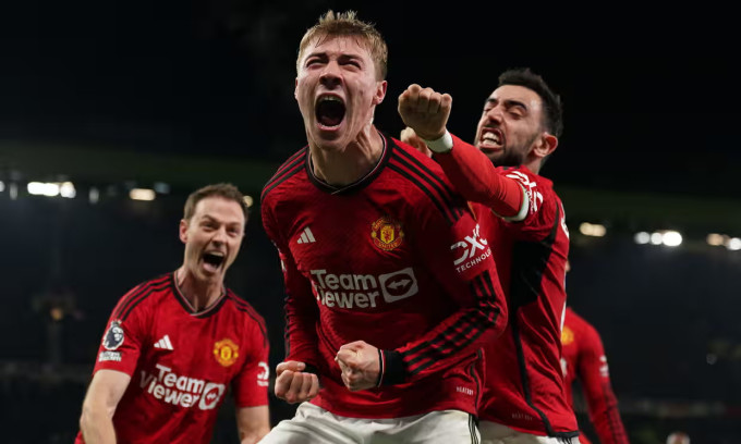 Man Utd thắng ngược dù bị dẫn hai bàn