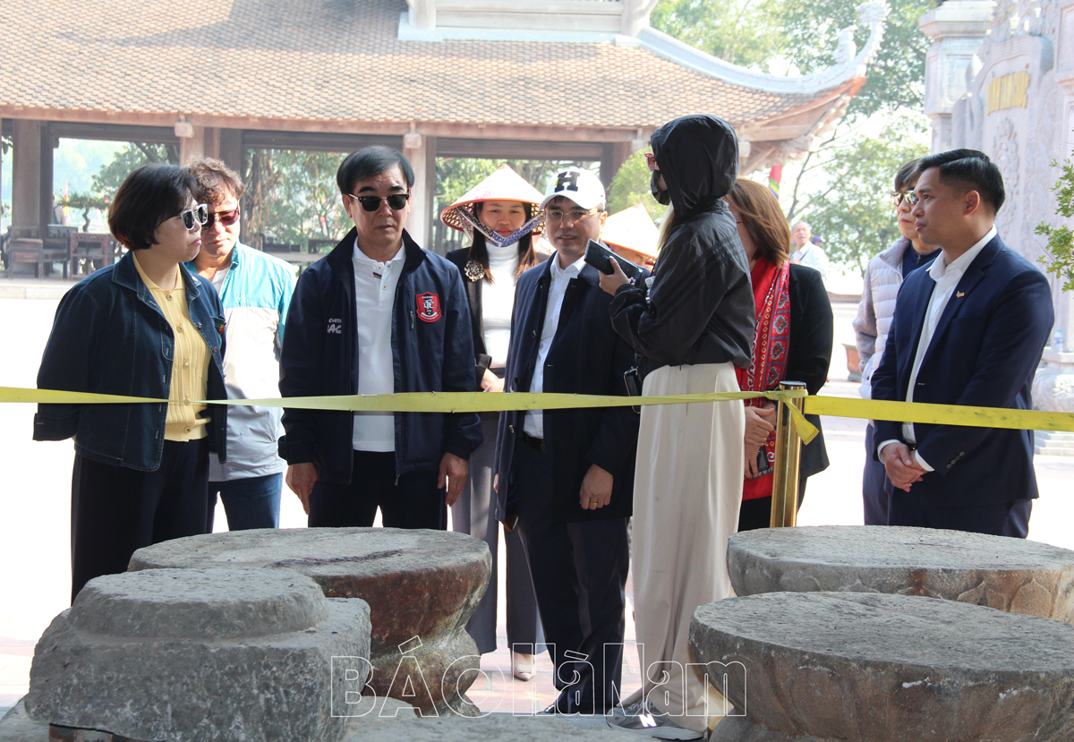 Chủ tịch Hội đồng Nghị viện tỉnh Gyeonggi Yom Jong Hyun thăm Khu du lịch Quốc gia Tam Chúc