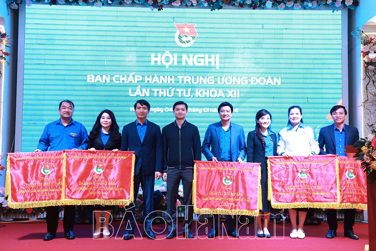 Đoàn TNCS Hồ Chí Minh tỉnh Hà Nam vinh dự nhận Cờ thi đua xuất sắc của Trung ương Đoàn