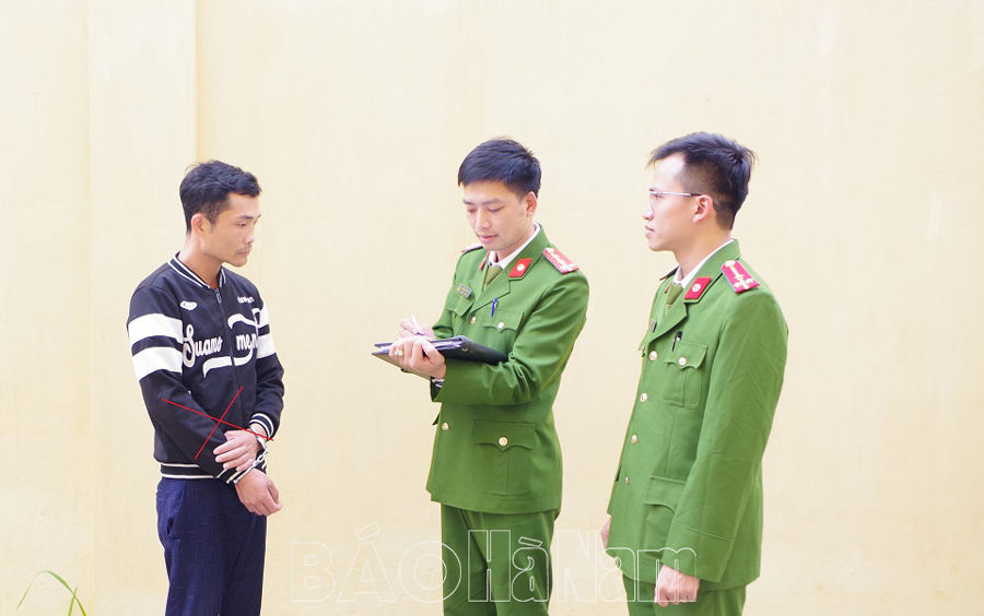 Công an Phủ Lý bắt đối tượng giả danh Công an lừa đảo chiếm đoạt tài sản