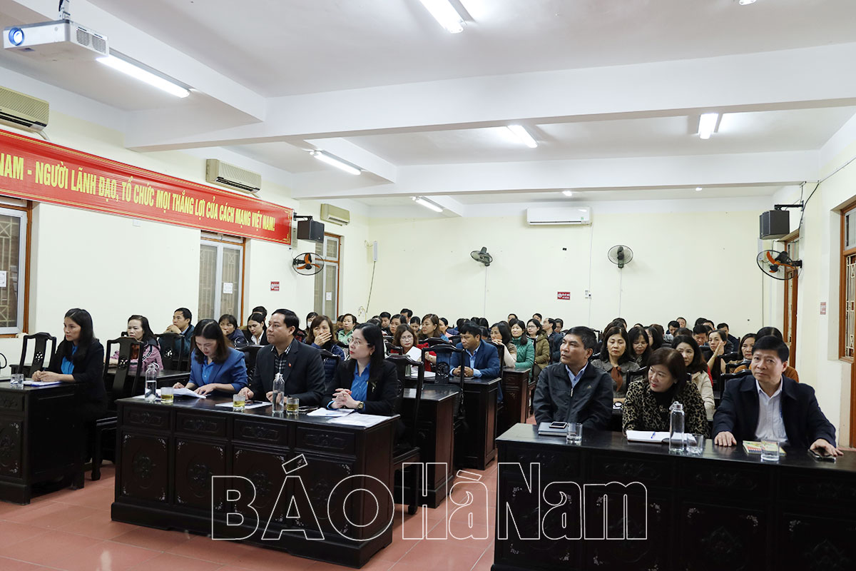 LĐLĐ huyện Bình Lục quán triệt nghị quyết đại hội Công đoàn các cấp nhiệm kỳ 2023-2028