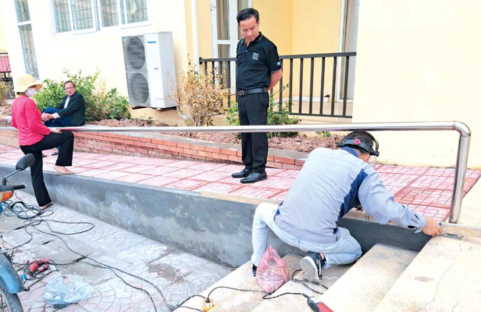 Hỗ trợ, tạo điều kiện cho người khuyết tật tiếp cận các công trình công cộng