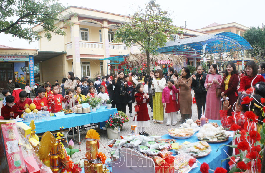 Trường Tiểu học Trần Hưng Đạo tổ chức hoạt động trải nghiệm “Ngày Tết quê em”