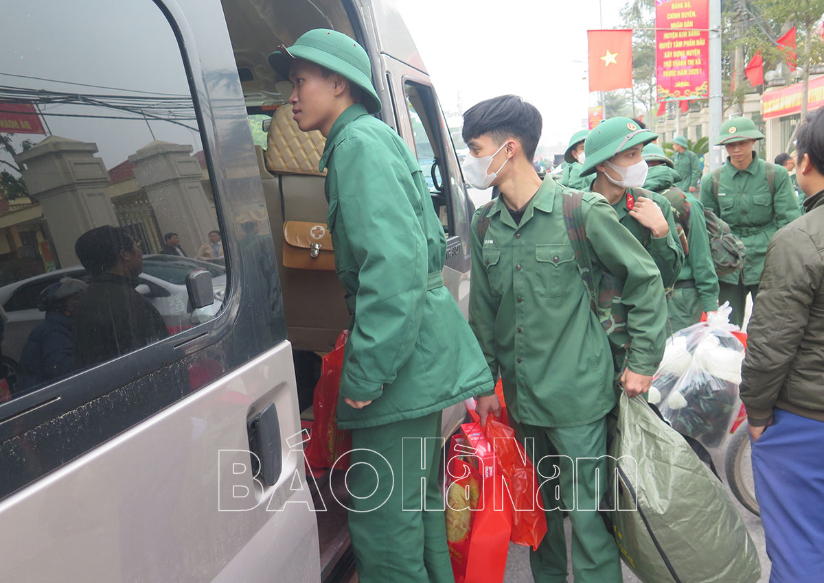 Các huyện Kim Bảng, Thanh Liêm đón quân nhân xuất ngũ trở về địa phương.