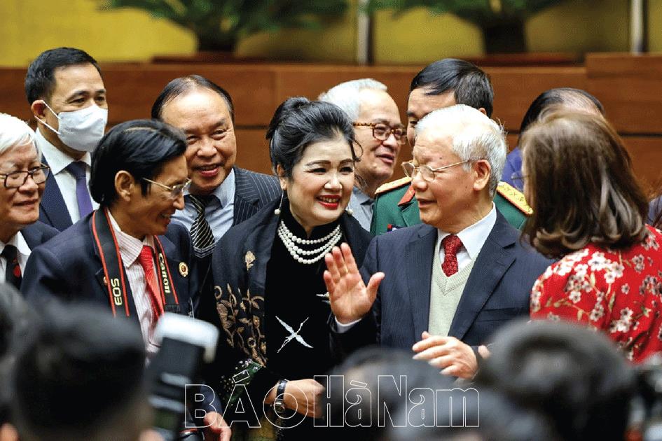 Văn hóa lãnh đạo và văn hóa cầm quyền